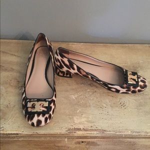 Tory Burch GiGi Leopard shoe with gold logo 7.5